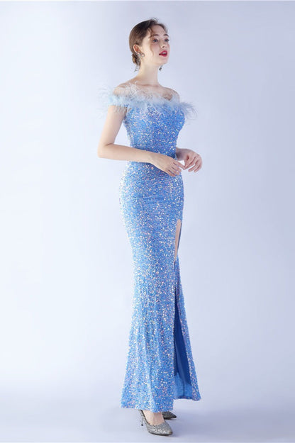 Vestido formal de terciopelo con lentejuelas y plumas de avestruz, con hombros descubiertos