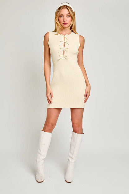 Vestido de punto sin mangas con lazo y aberturas
