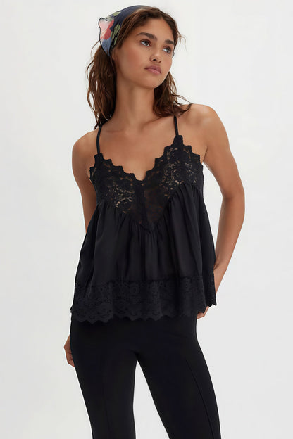 Top camisero con tirantes de volantes y encaje