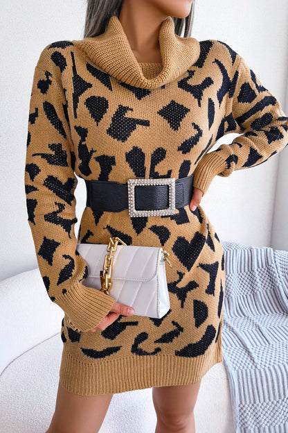 Vestido de cuello alto con estampado de leopardo