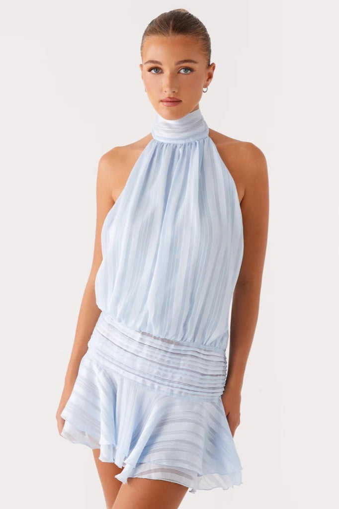 Minivestido elegante de jacquard satinado a rayas con cuello halter