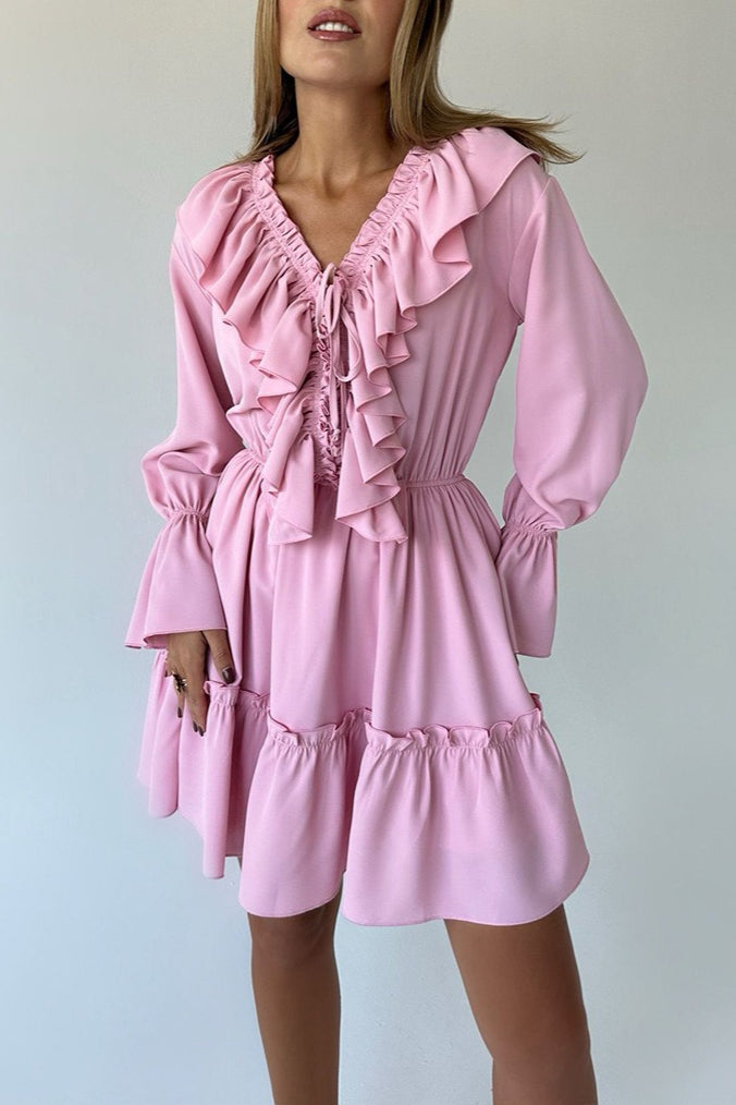 Minivestido de gasa con cuello de pico y mangas acampanadas
