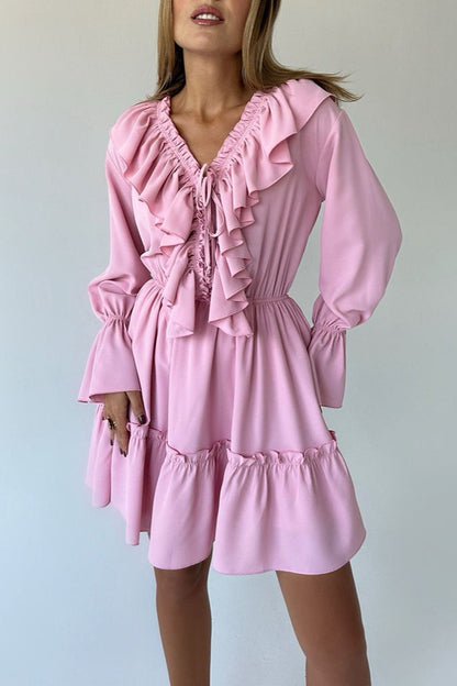 Minivestido de gasa con cuello de pico y mangas acampanadas