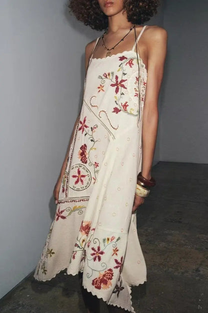 Vestido Bohemio Asimétrico con Bordados Florales