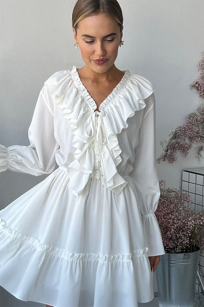 Minivestido de gasa con cuello de pico y mangas acampanadas