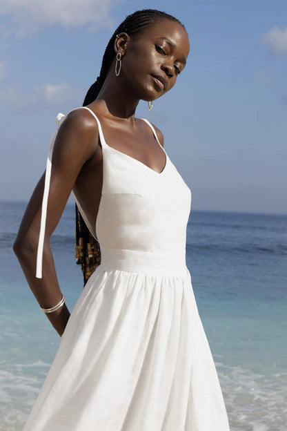 Vestido Midi Elegante de Algodón con Tirantes Finos Escote en V y Espalda Descubierta Anudada