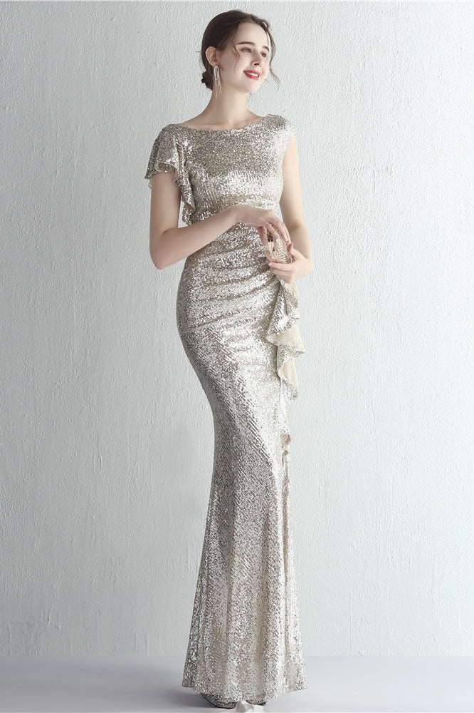 Vestido de gala de sirena con purpurina, cuello alto y abertura