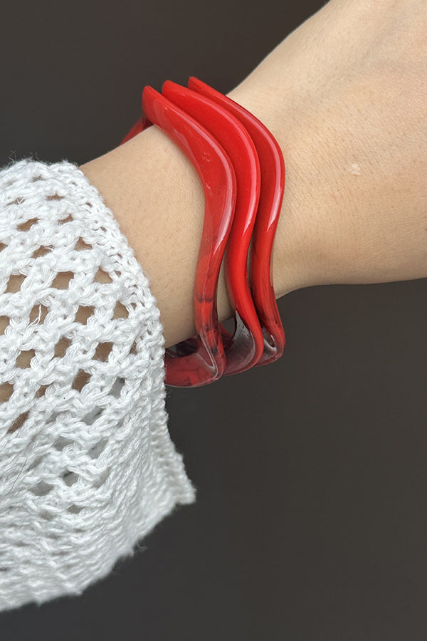 Stylish and Minimalist Geometric Dyed Acrylic Bracelet