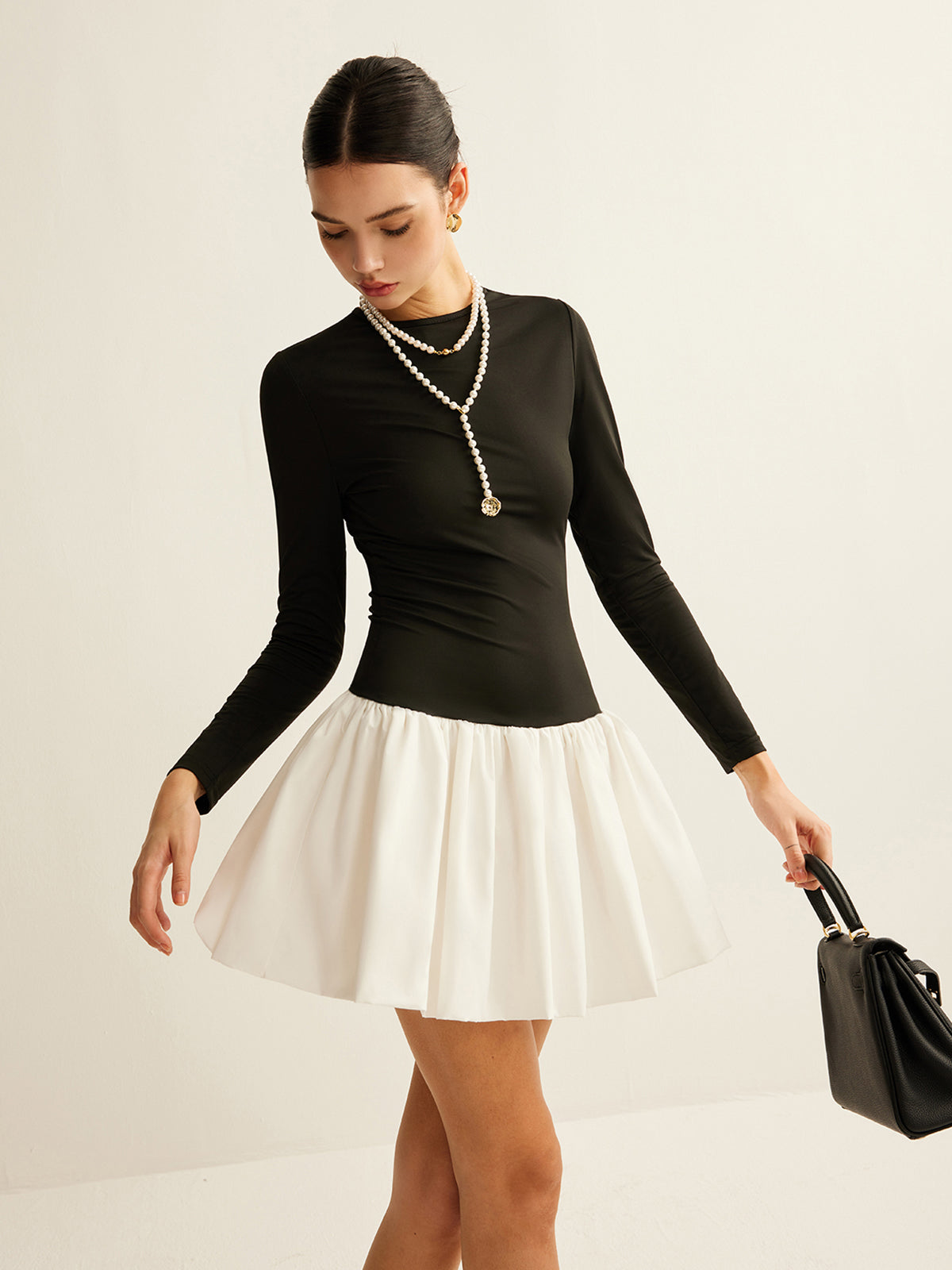 Vestido ajustado con panel de dos tonos