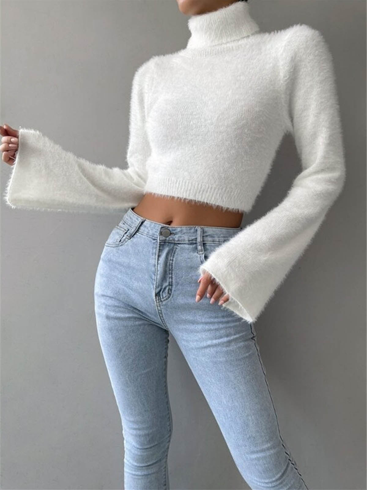 Top de punto corto difuso con cuello alto