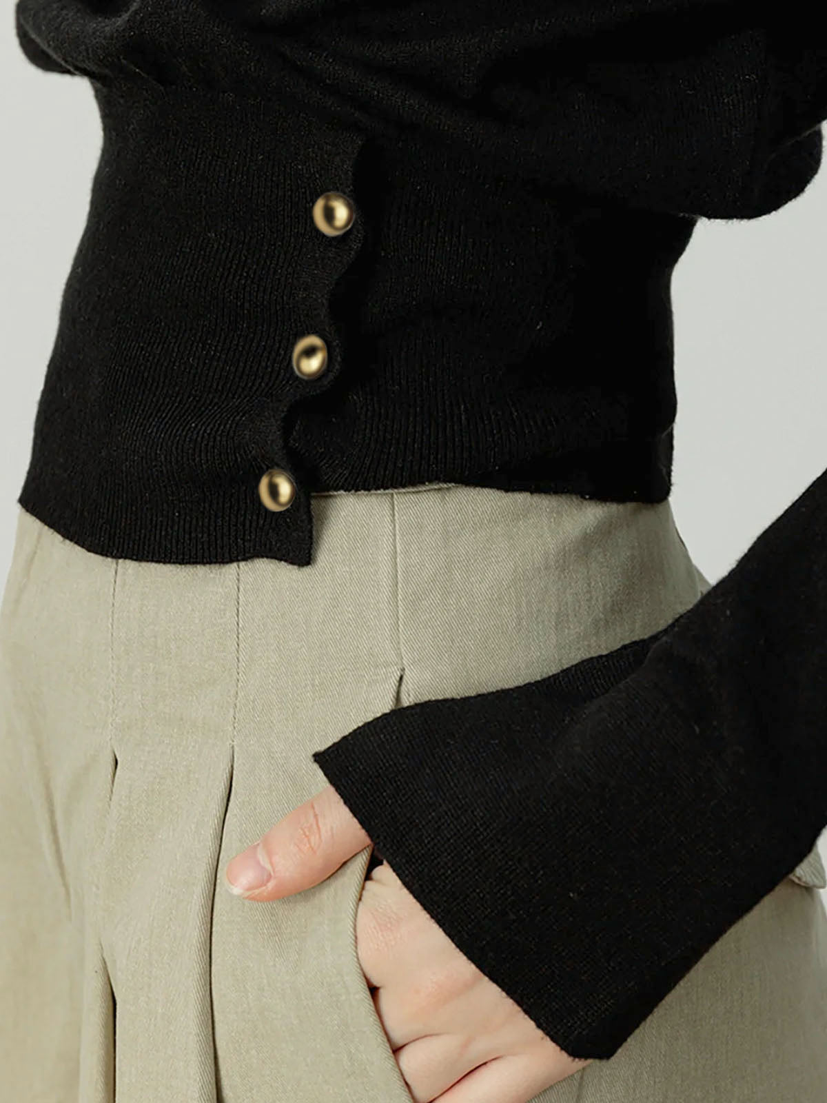 Conjunto de suéter con hombro descubierto asimétrico