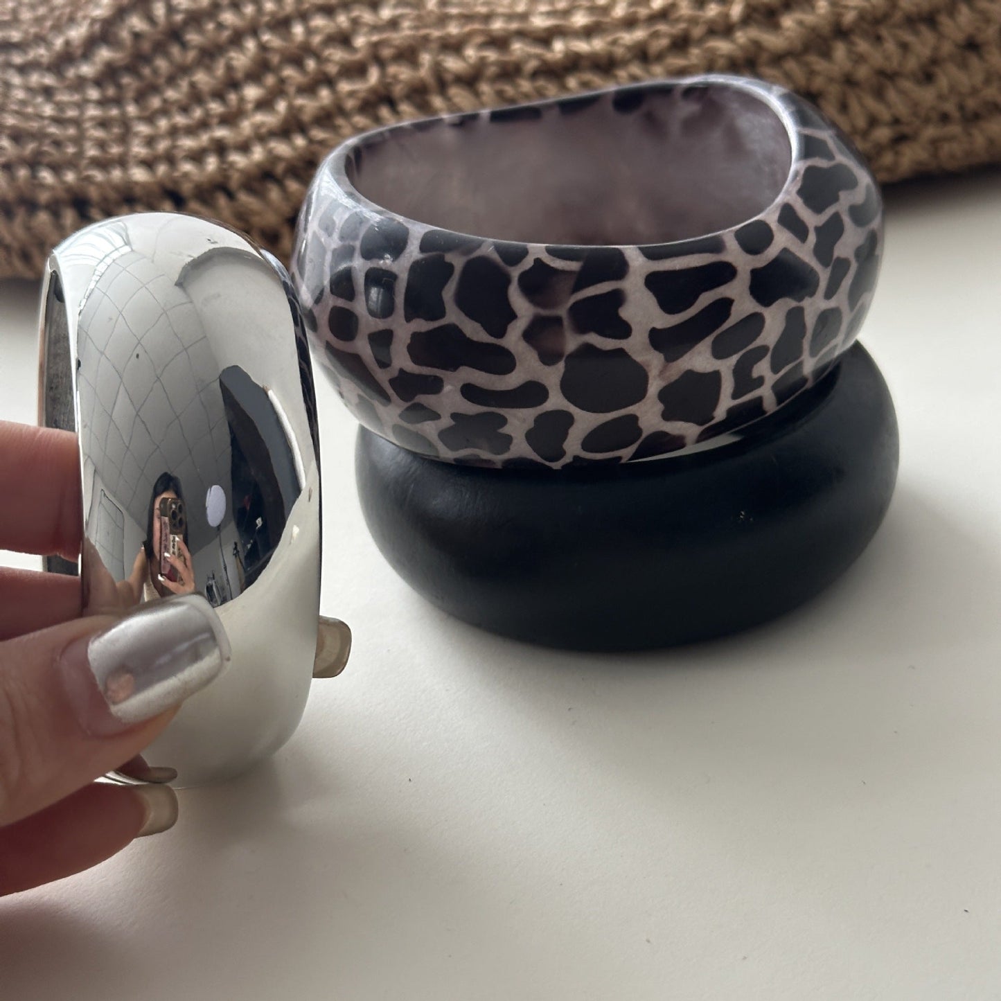 Brazalete Ancho Ovalado de Resina con Estampado de Leopardo