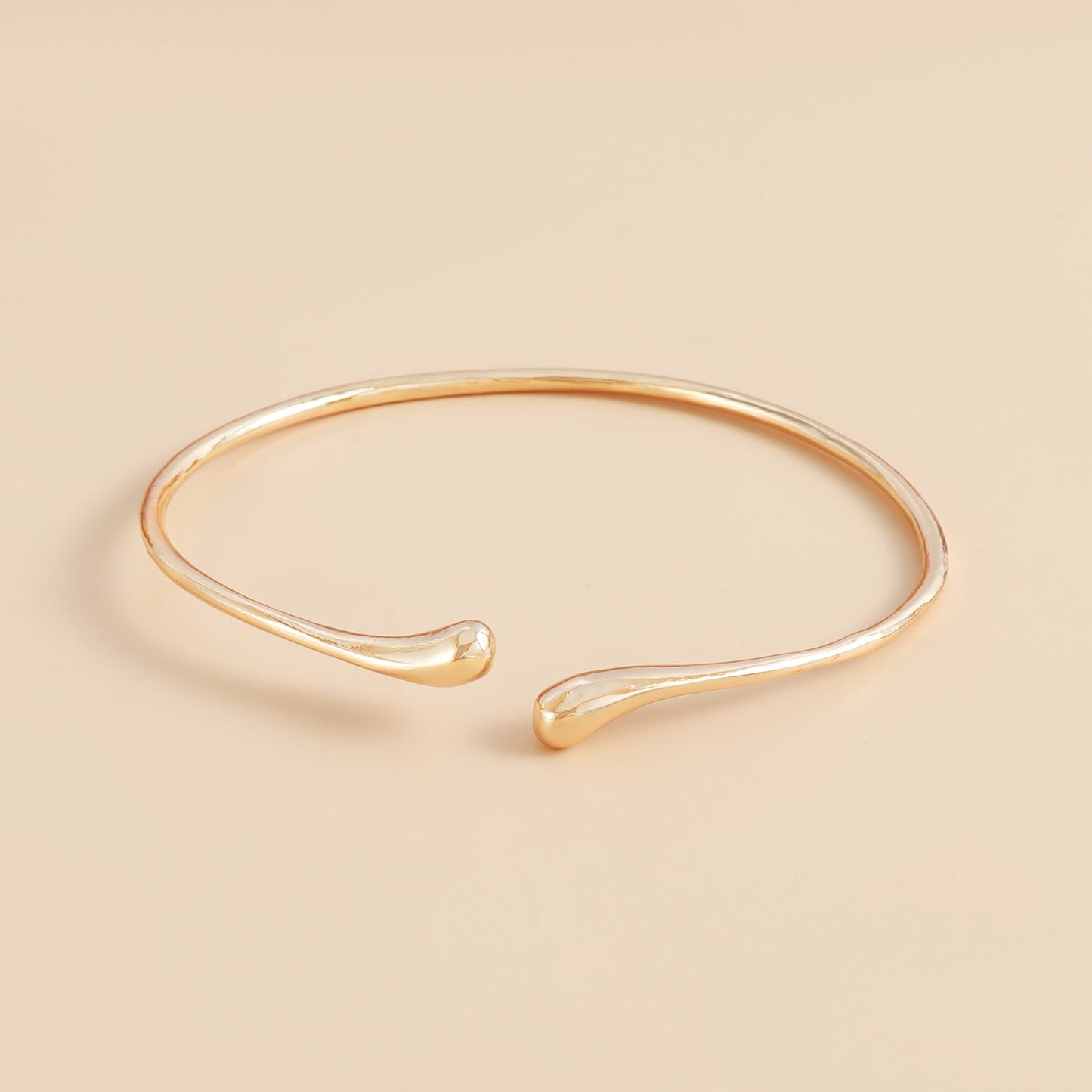 Pulsera Minimalista Abierta Ajustable
