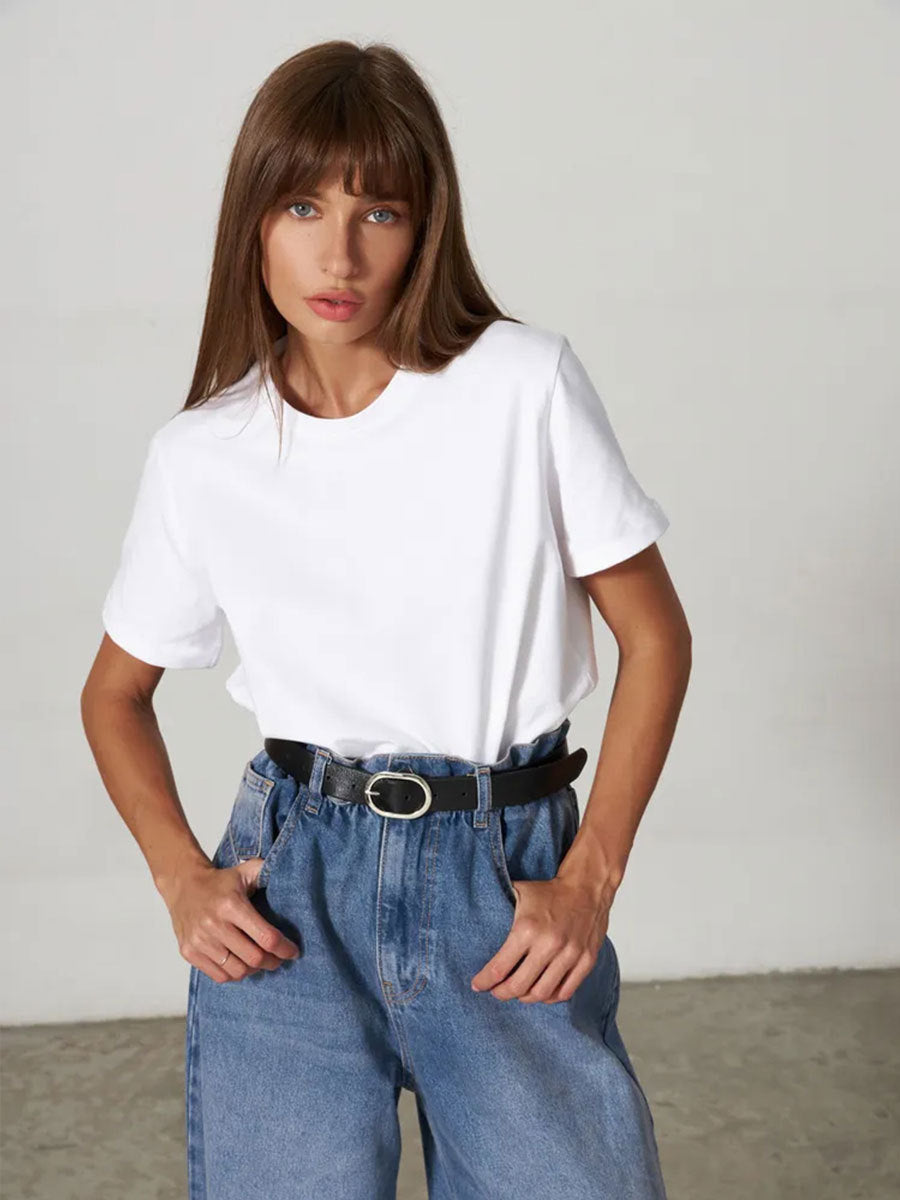 Camiseta Minimalista Lisa Informal de Cuello Redondo