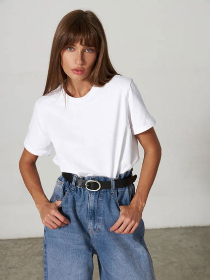 Camiseta Minimalista Lisa Informal de Cuello Redondo