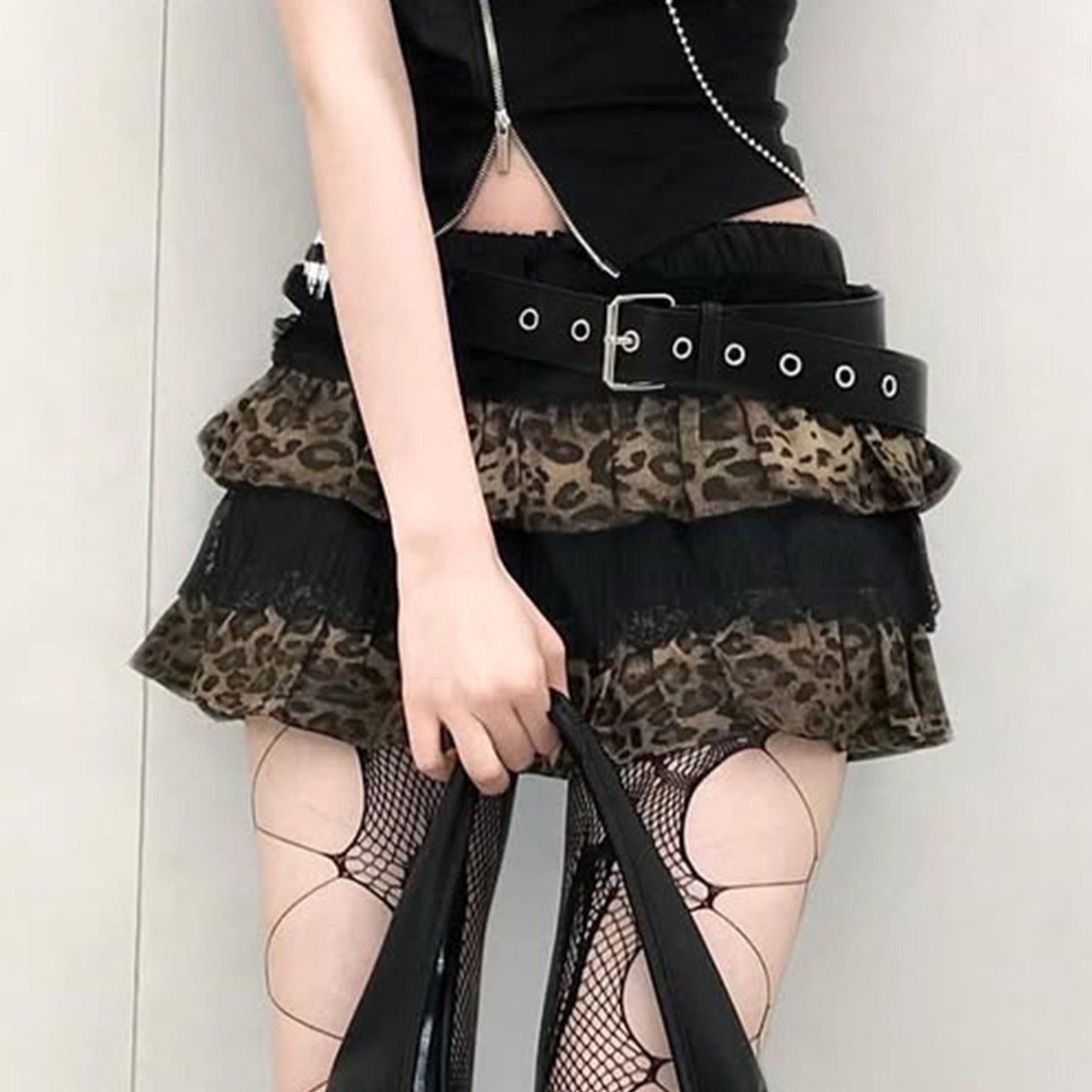 Minifalda con lazo, volantes y estampado de leopardo