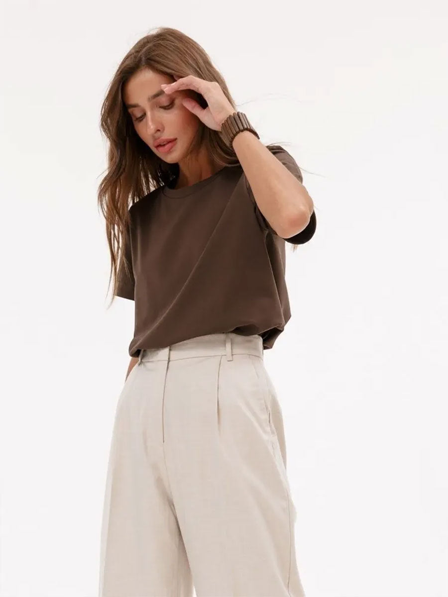 Camiseta Minimalista Lisa Informal de Cuello Redondo