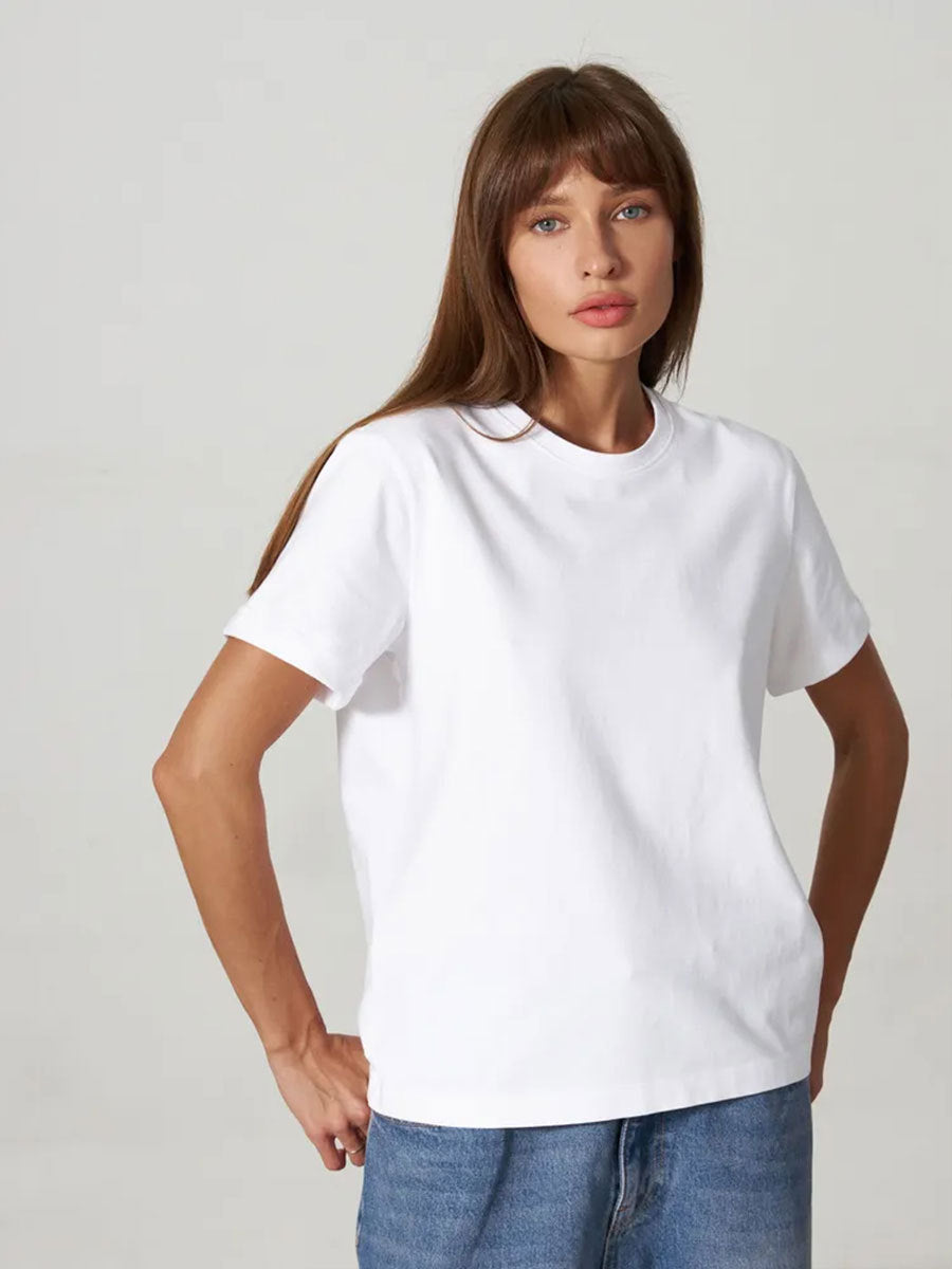 Camiseta Minimalista Lisa Informal de Cuello Redondo
