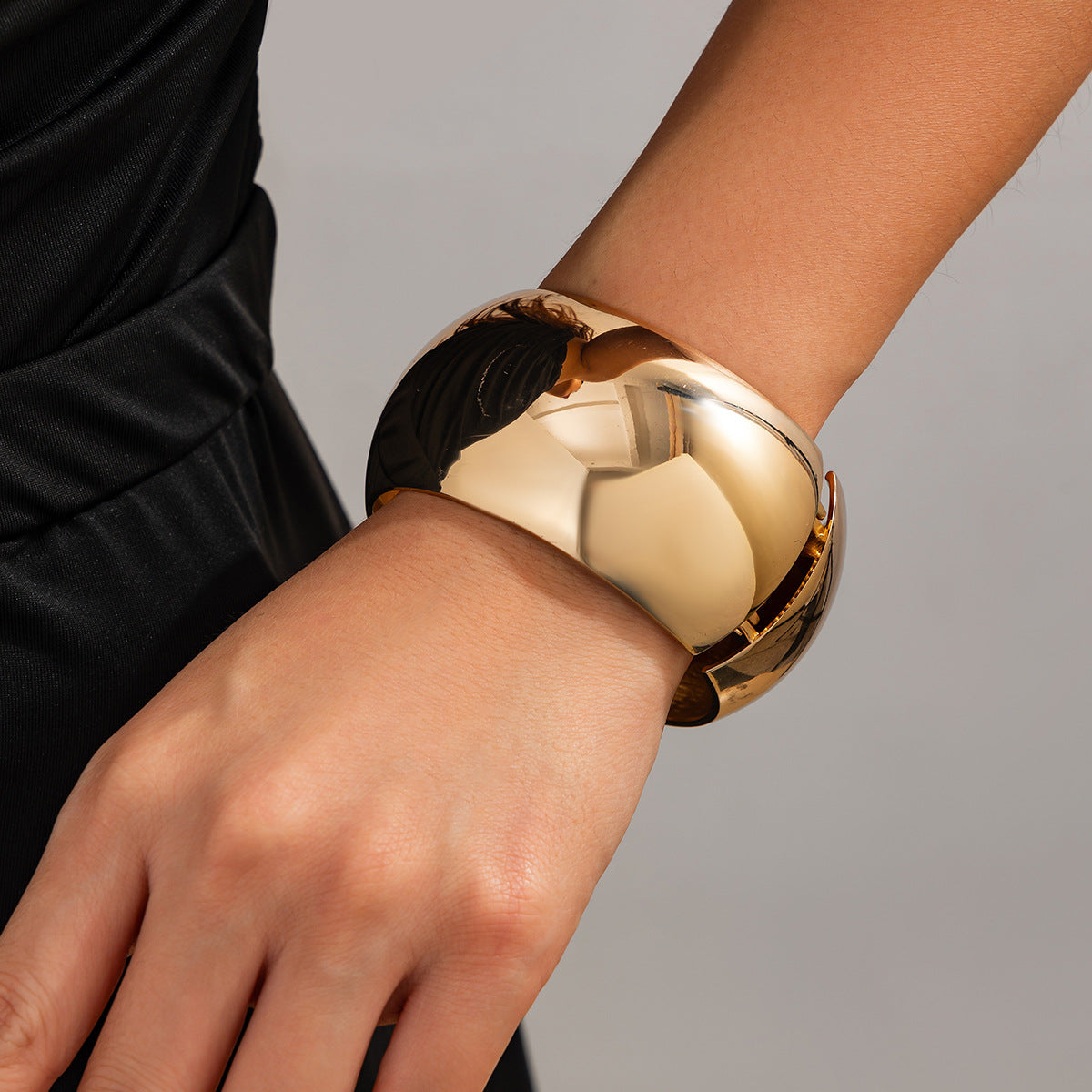 Pulsera ancha de estilo punk irregular