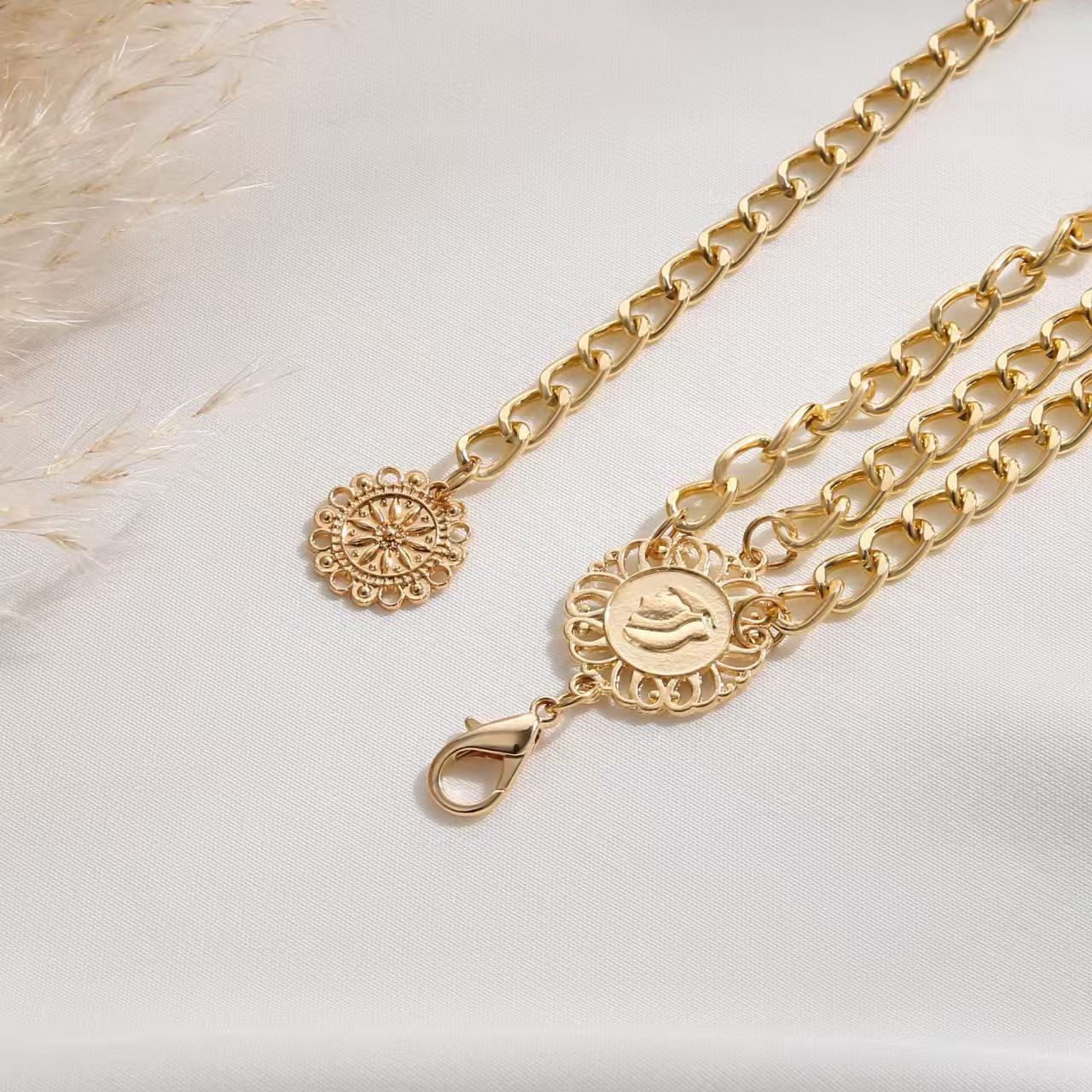Cadena de cuerpo para la cintura de estilo étnico retro con placa redonda de girasol