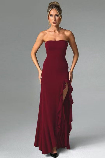 Vestido formal con bustier con volantes y abertura lateral