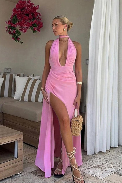 Vestido maxi con cuello halter en U, fruncido y abertura