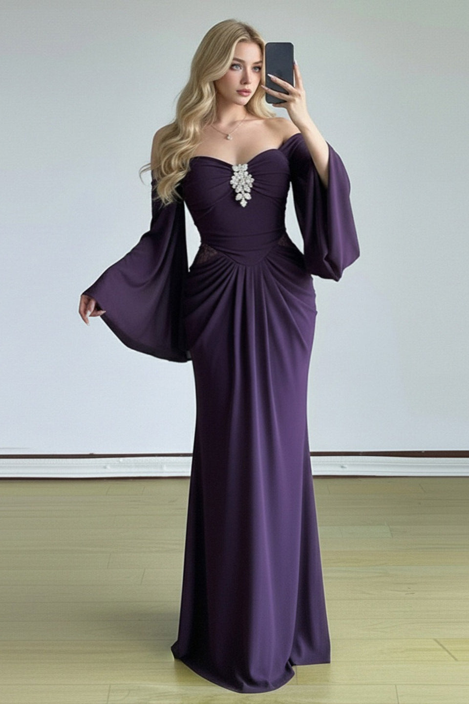 Vestido de fiesta ajustado con mangas acampanadas y escote tipo tubo