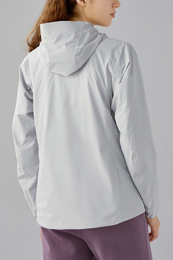 Chaqueta con capucha cortavientos con forro polar