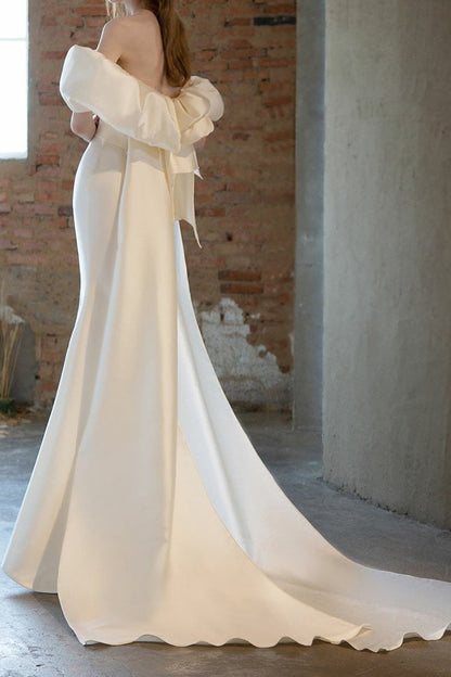 Vestido de novia de sirena de satén con hombros descubiertos