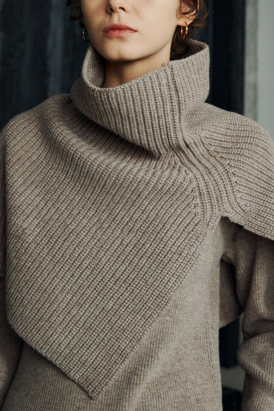 Bufanda de cuello alto de punto de merino superfino con abertura