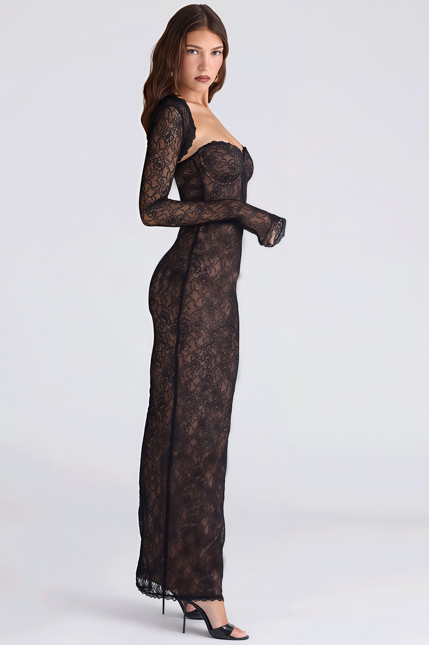 Vestido largo con hombros descubiertos, chal de encaje transparente sexy