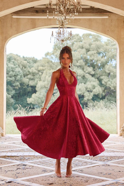 Vestido de fiesta jacquard con cuello halter en V