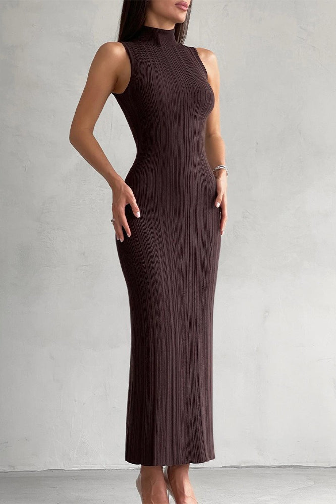 Vestido de suéter de punto de cuello alto sin mangas