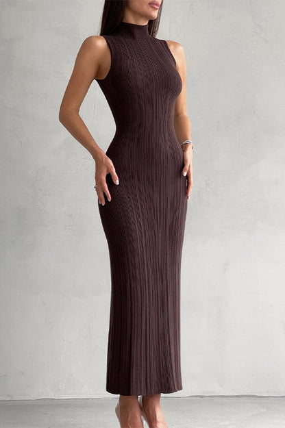 Vestido de suéter de punto de cuello alto sin mangas