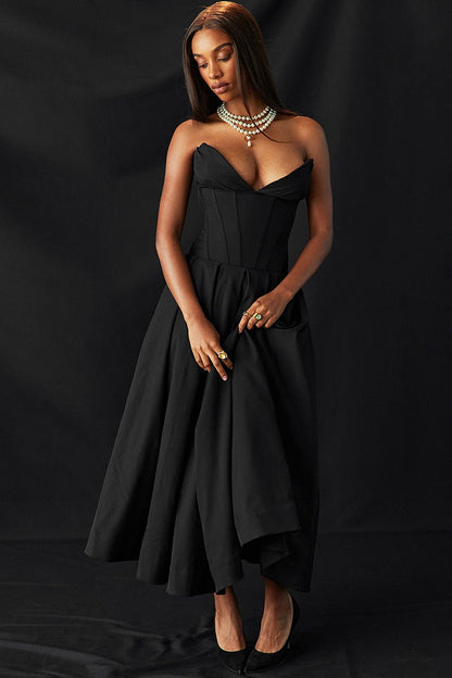 Vestido de fiesta con corsé sin tirantes y corte A