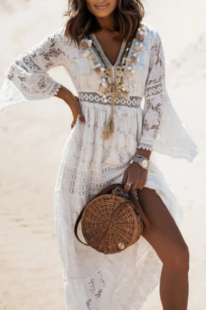 Vestido bohemio de encaje con cuello de pico calado