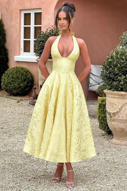 Vestido de fiesta jacquard con cuello halter en V