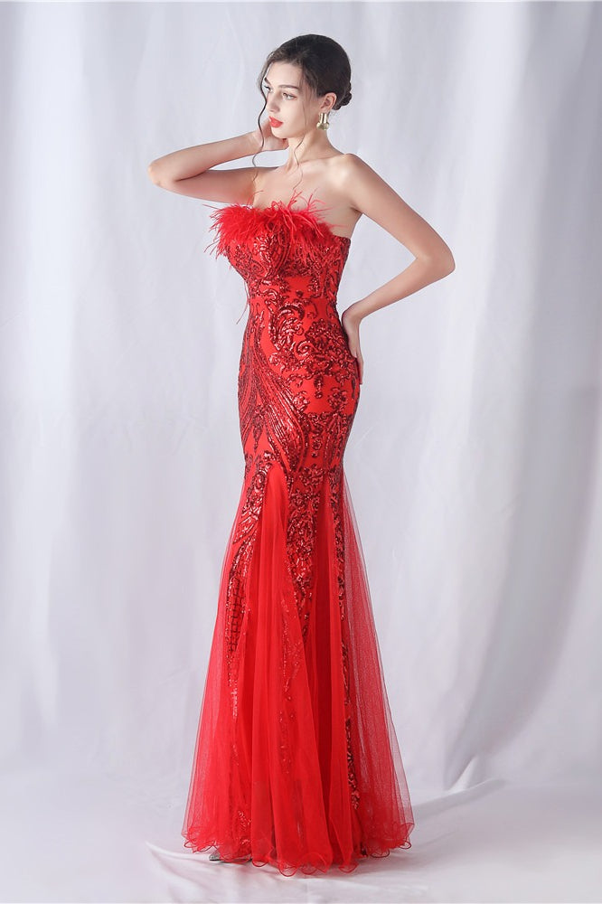 Vestido de Noche con Lentejuelas y Plumas de Avestruz