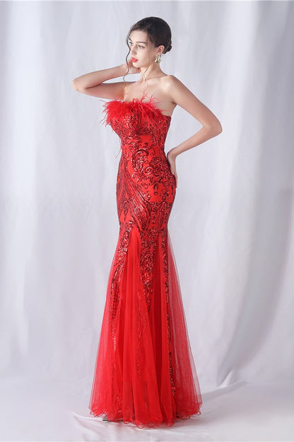 Vestido de Noche con Lentejuelas y Plumas de Avestruz