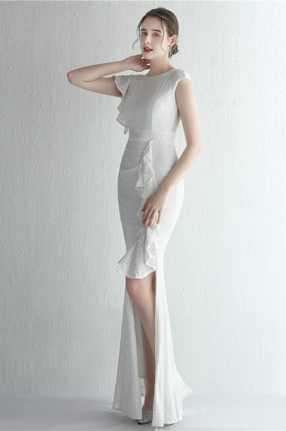 Vestido de gala de sirena con purpurina, cuello alto y abertura