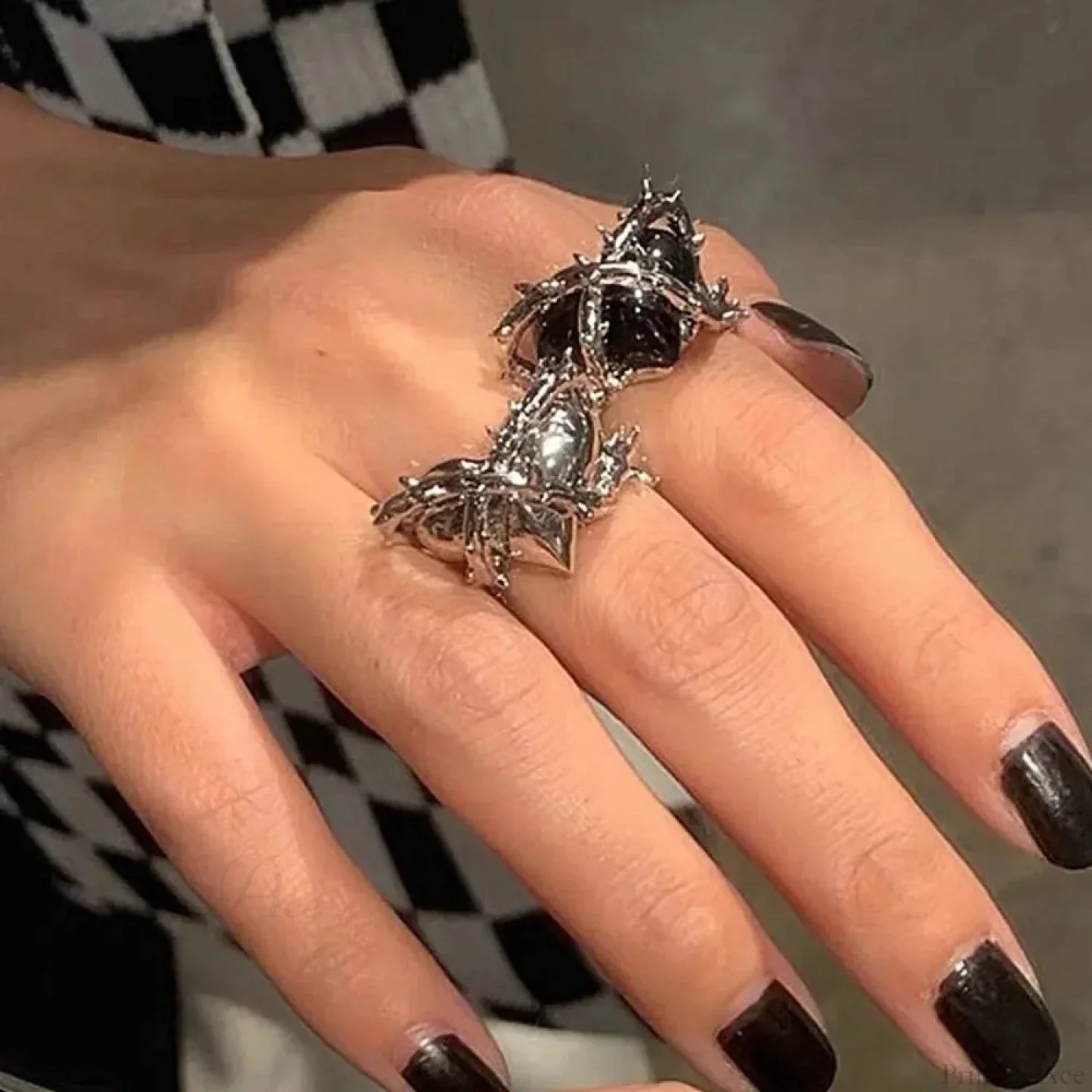 Antique Dark Spiky Heart Gothic Band