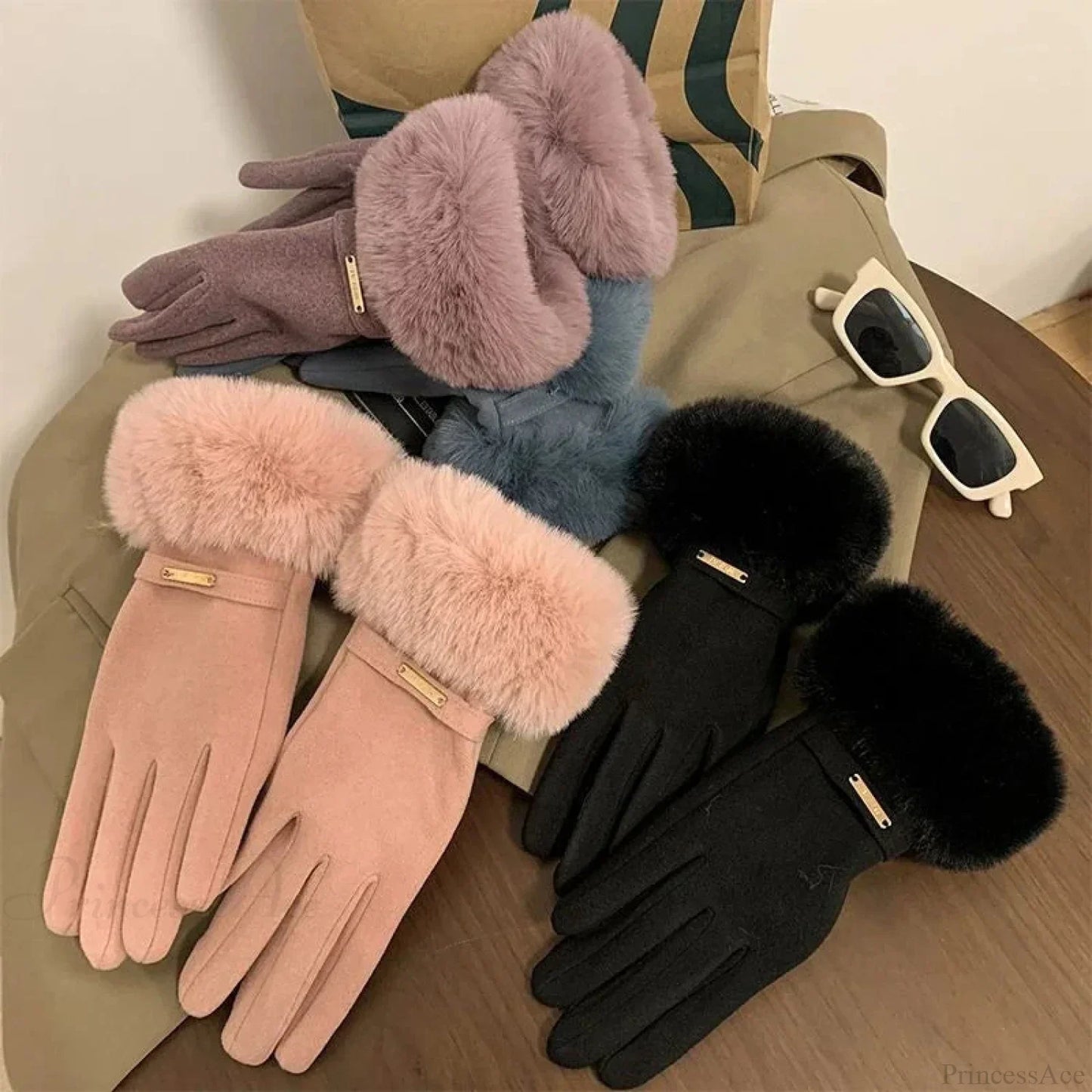 Autumn Winter Furry Warm Full Finger Outdoor Sport Cycling GlovesCute Furry Warm Full Finger Outdoor Sport Cycling Gloves