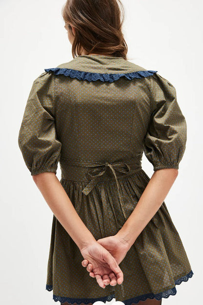 Minivestido vintage de lunares con cuello Peter Pan y mangas abullonadas