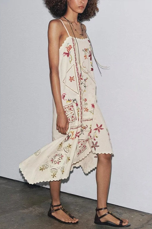 Vestido Bohemio Asimétrico con Bordados Florales
