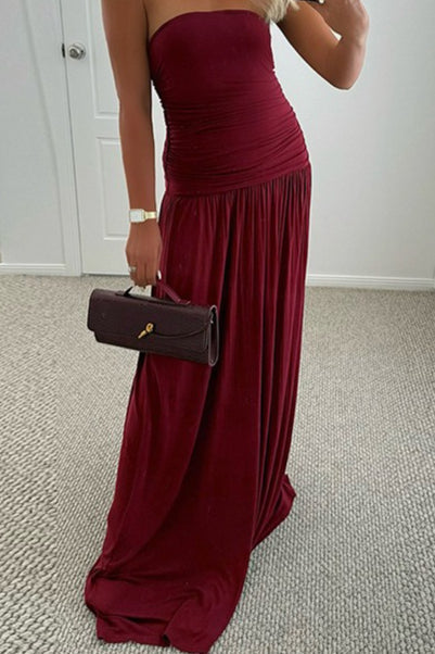 Vestido largo formal sin tirantes con hombros descubiertos