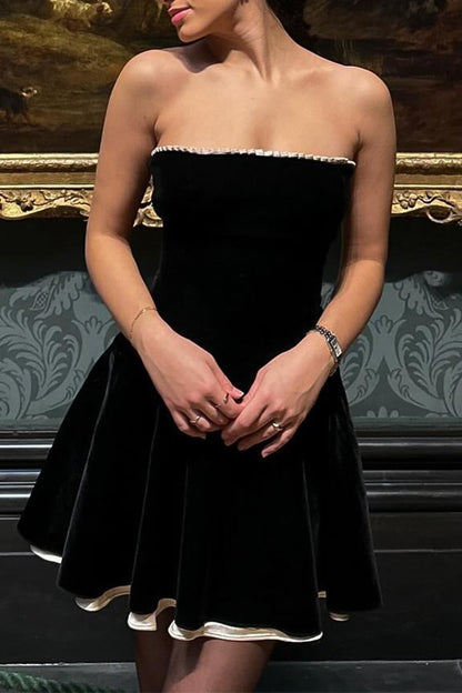 Vestido de cóctel de terciopelo con corpiño y falda A