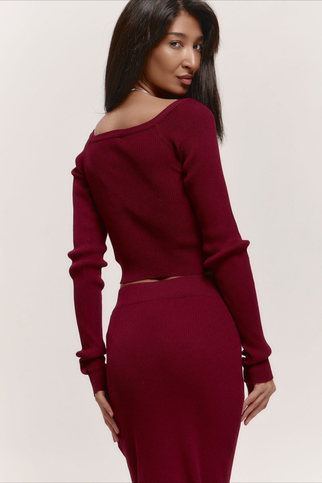 Vestido de suéter corto de punto con cuello en V