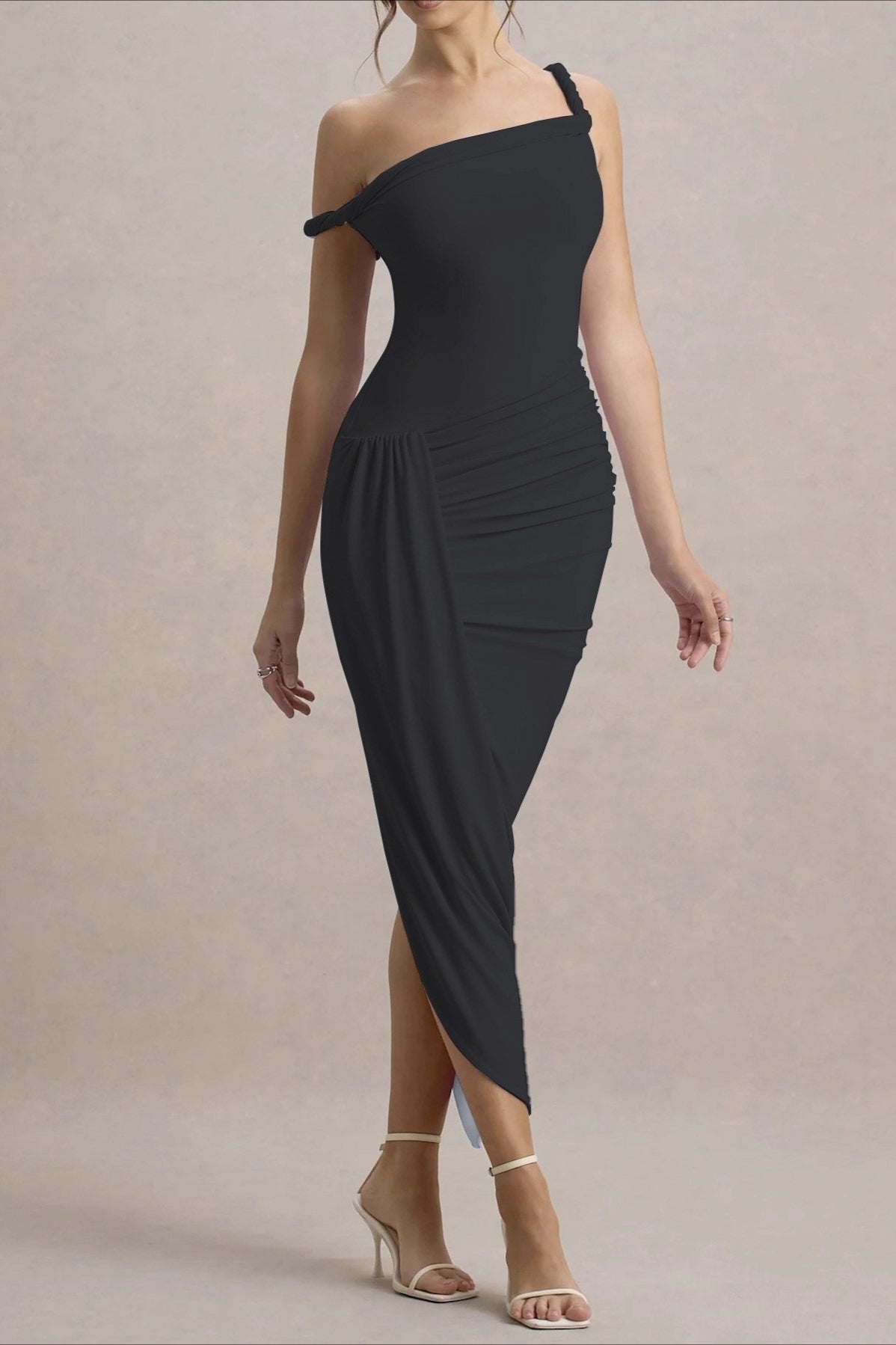 Vestido de fiesta maxi ceñido asimétrico