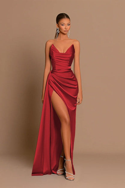 Vestido formal de satén con corsé de escote pronunciado y abertura