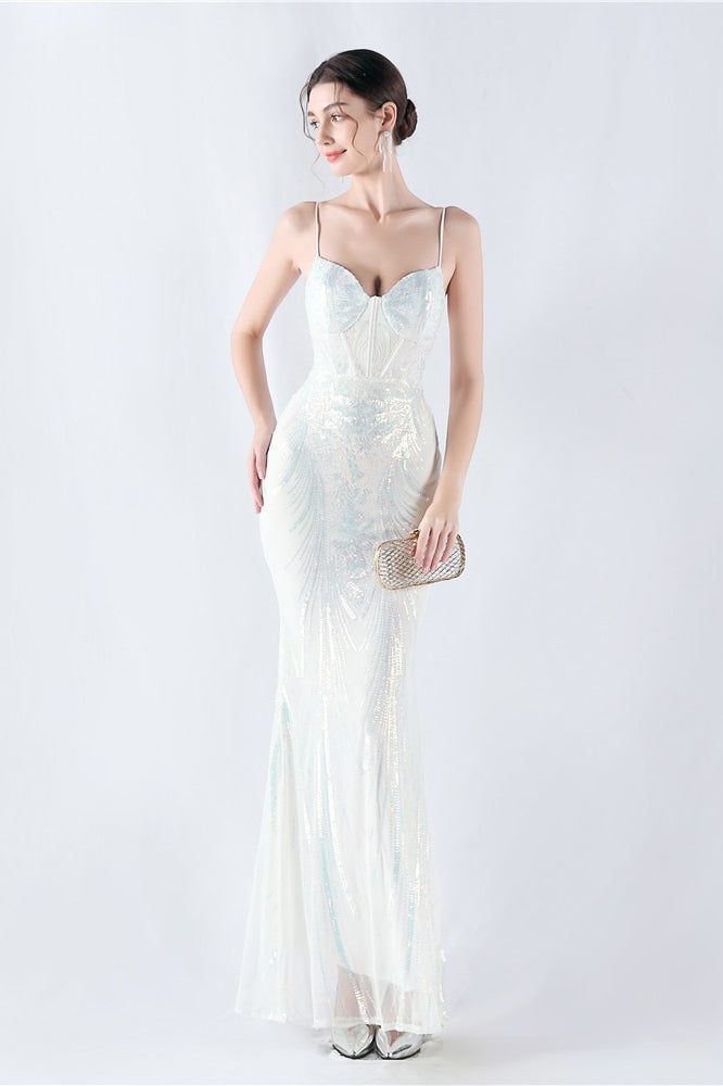 Vestido formal con lentejuelas bordadas y varillas